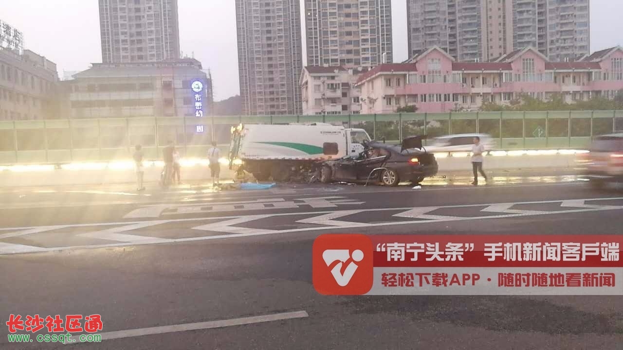 最新消息  南宁东葛米乐葛村路口车祸共造成2人死亡7人受伤现场惨烈