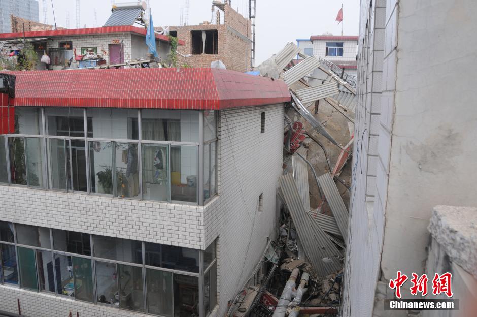 山米乐西太原民房倒塌事故已致3人死亡 搜救仍进行中